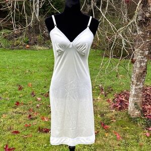 Sears Classic Cream Slip